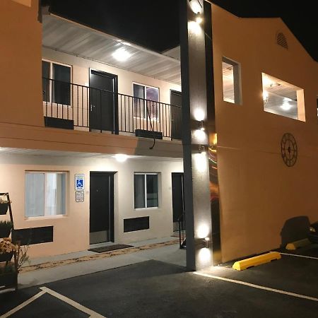 The Carasaljo Motel Lakewood Bagian luar foto