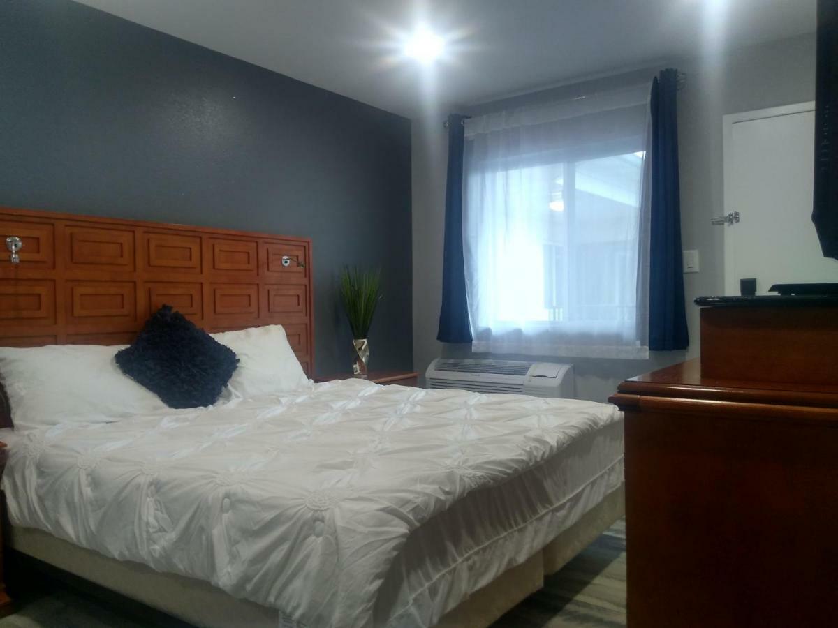The Carasaljo Motel Lakewood Bagian luar foto