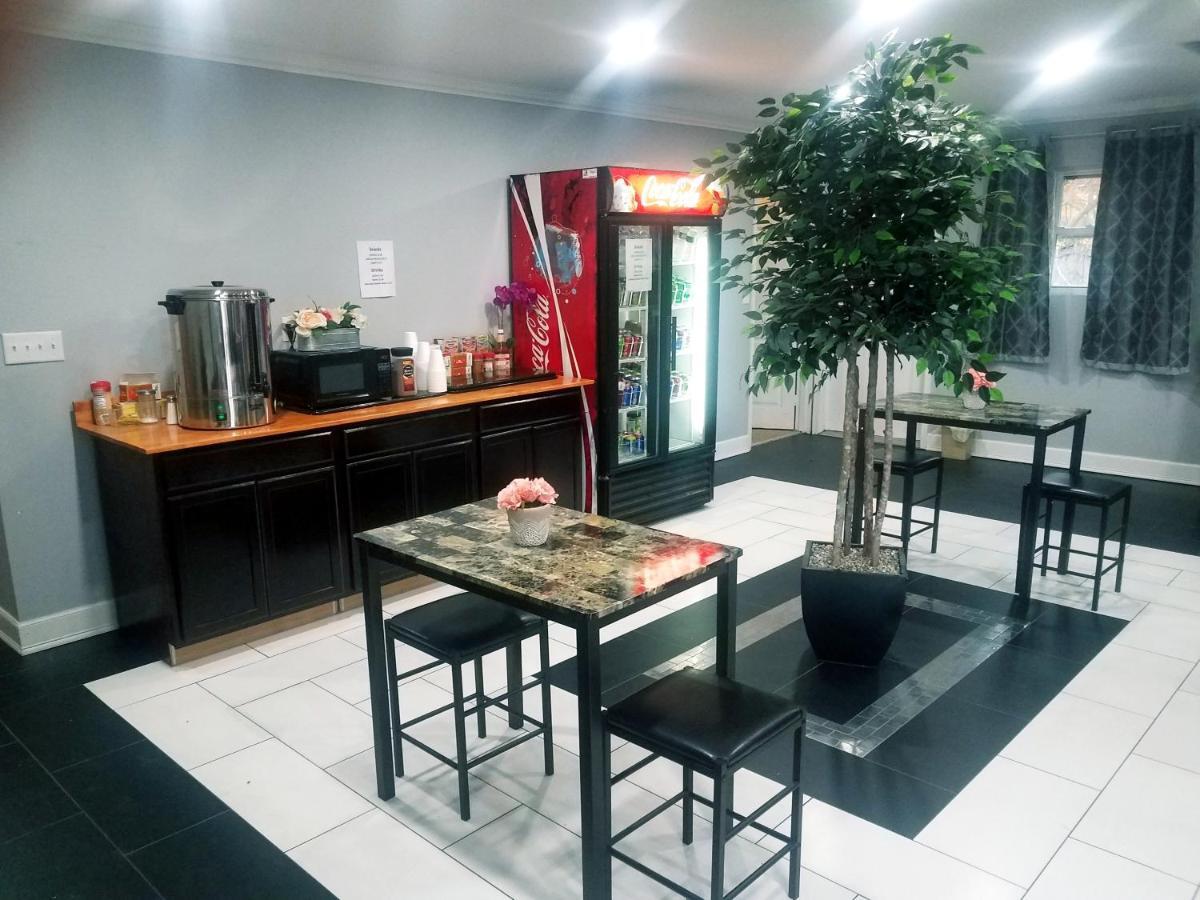 The Carasaljo Motel Lakewood Bagian luar foto