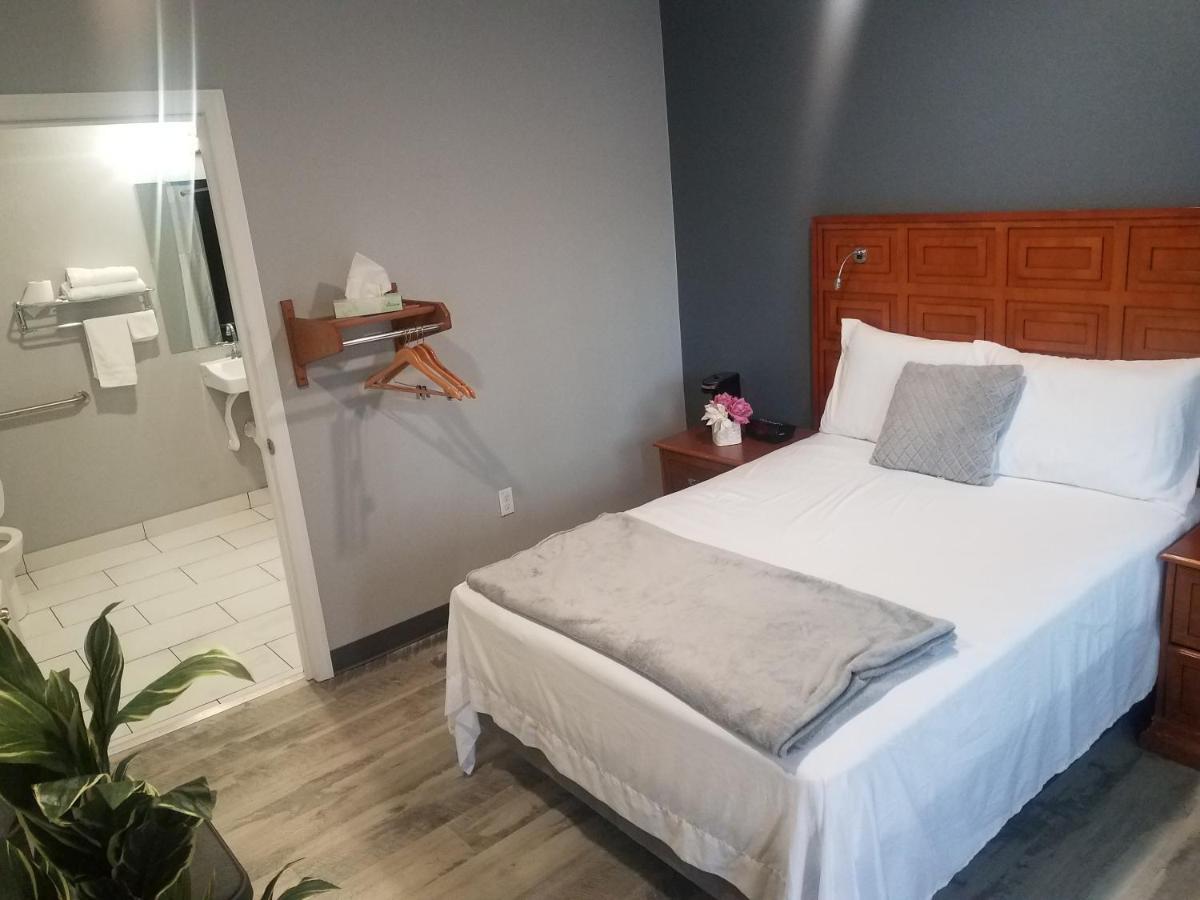 The Carasaljo Motel Lakewood Bagian luar foto