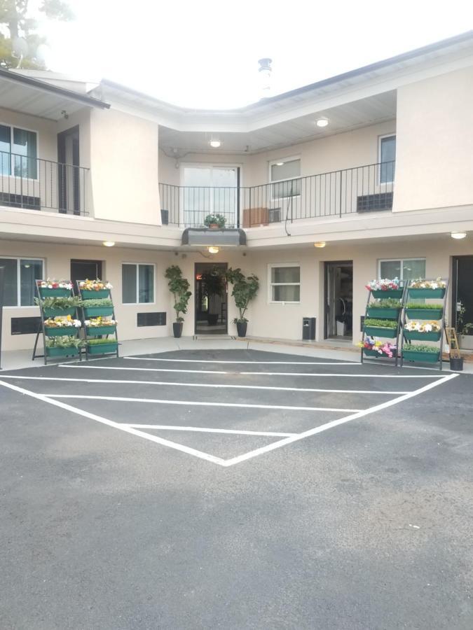 The Carasaljo Motel Lakewood Bagian luar foto